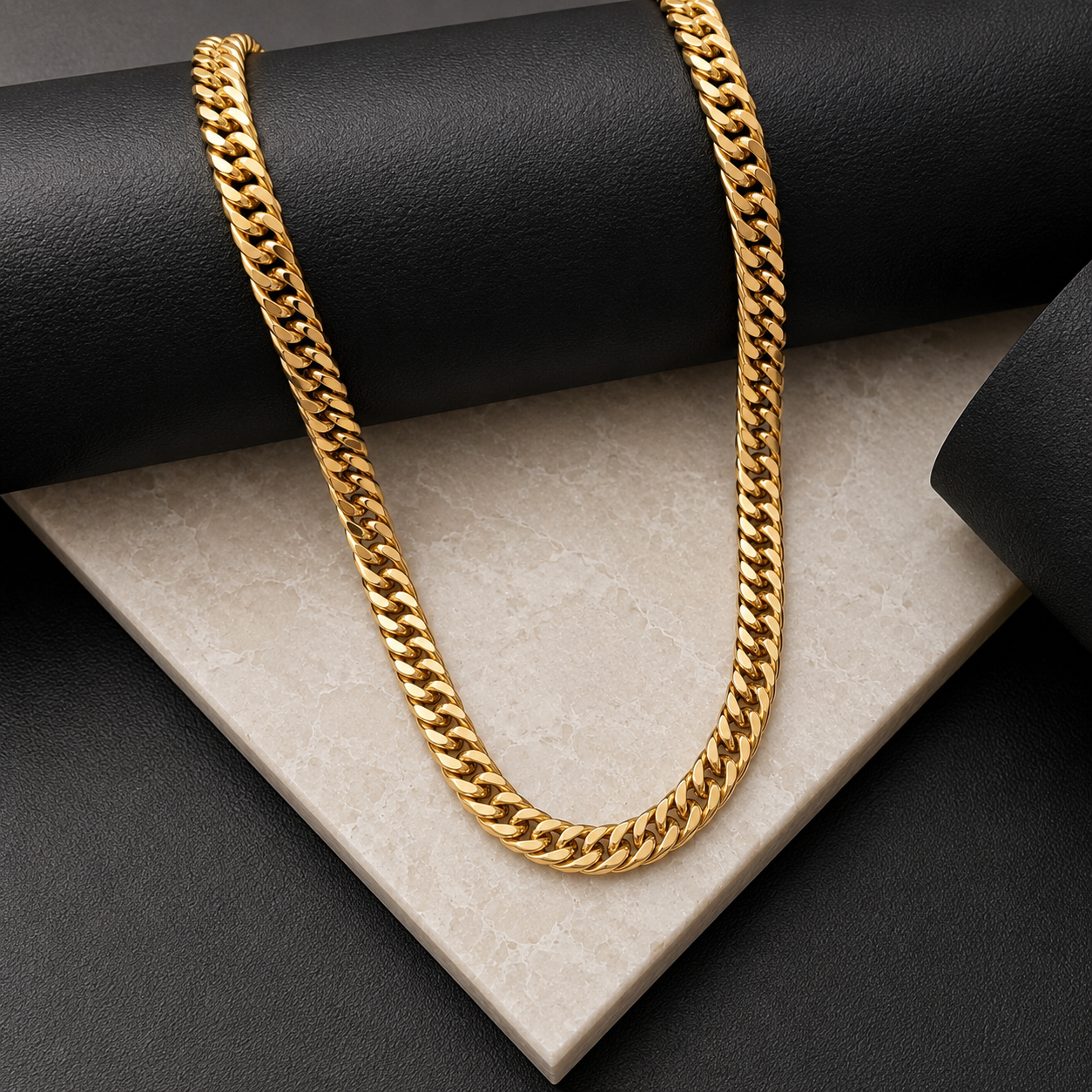 Trendy Gaze Design Clasp Stainless Steel Chain For Men & Women