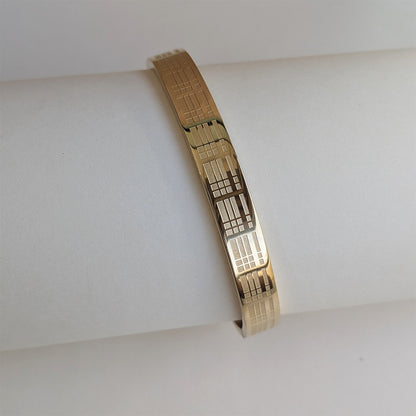 Unique Linear Grid Engraved Design Stainless Steel Bracelet For Men & Women
