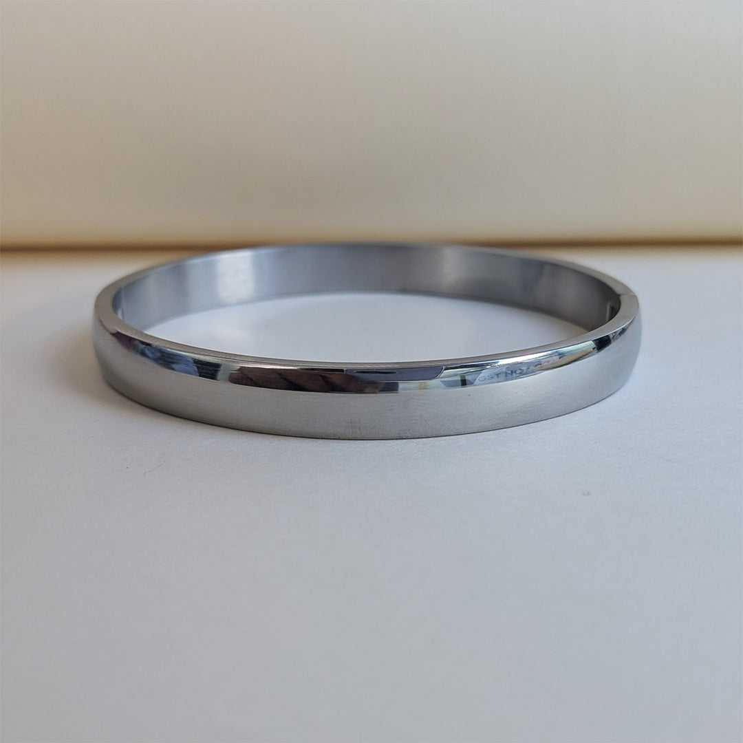 Stylish Shiny Stainless Steel Bracelet For Men & Women