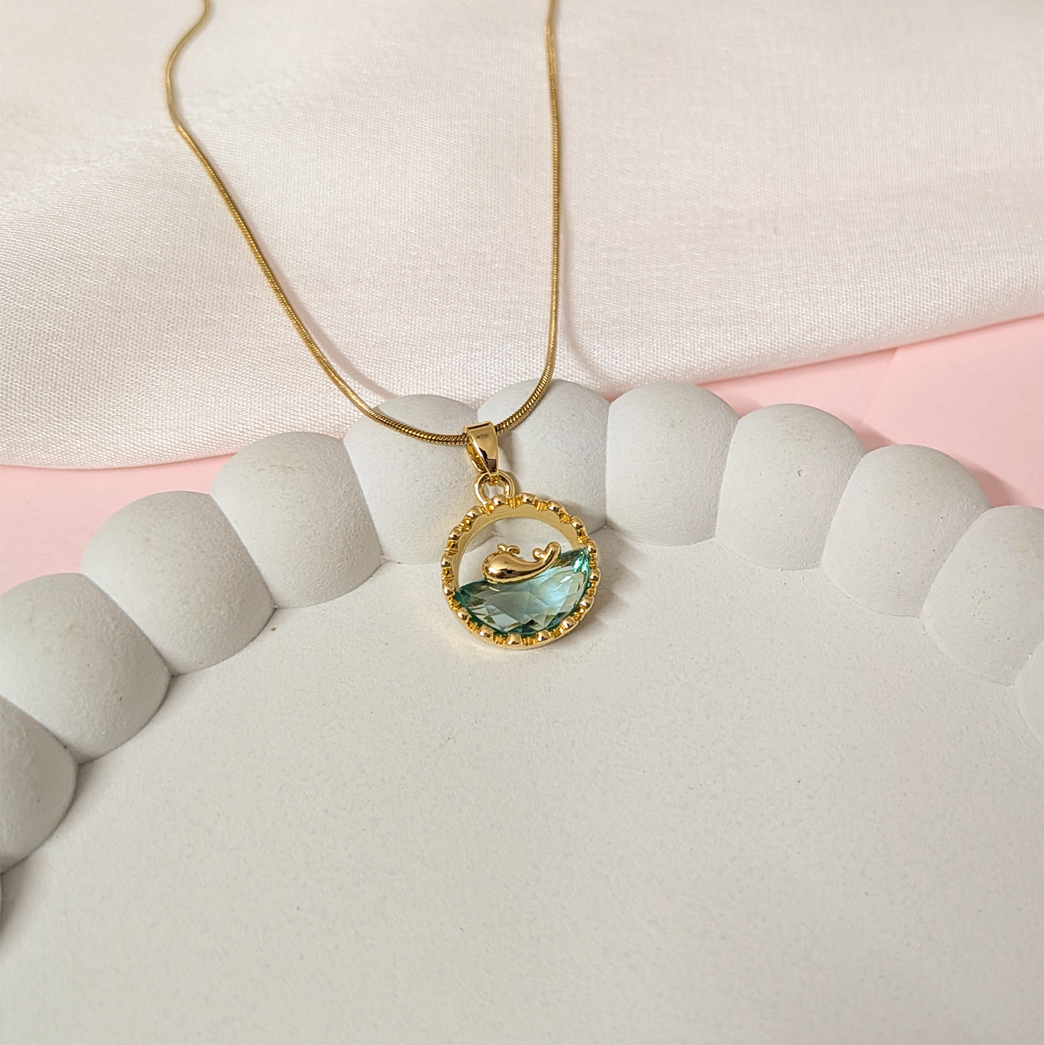 Beach View Dolphin Blue Ocean Circular Pendant for Girls & Women's