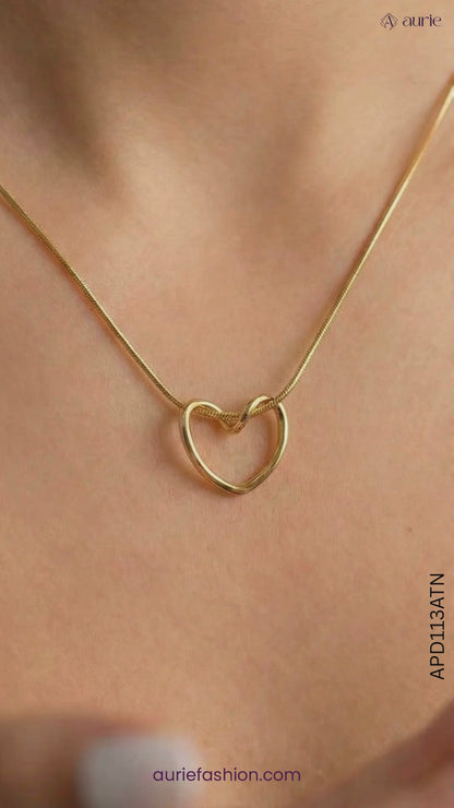 18K Gold Plated Twisted Heart Pendant Necklace (Anti Tarnish)